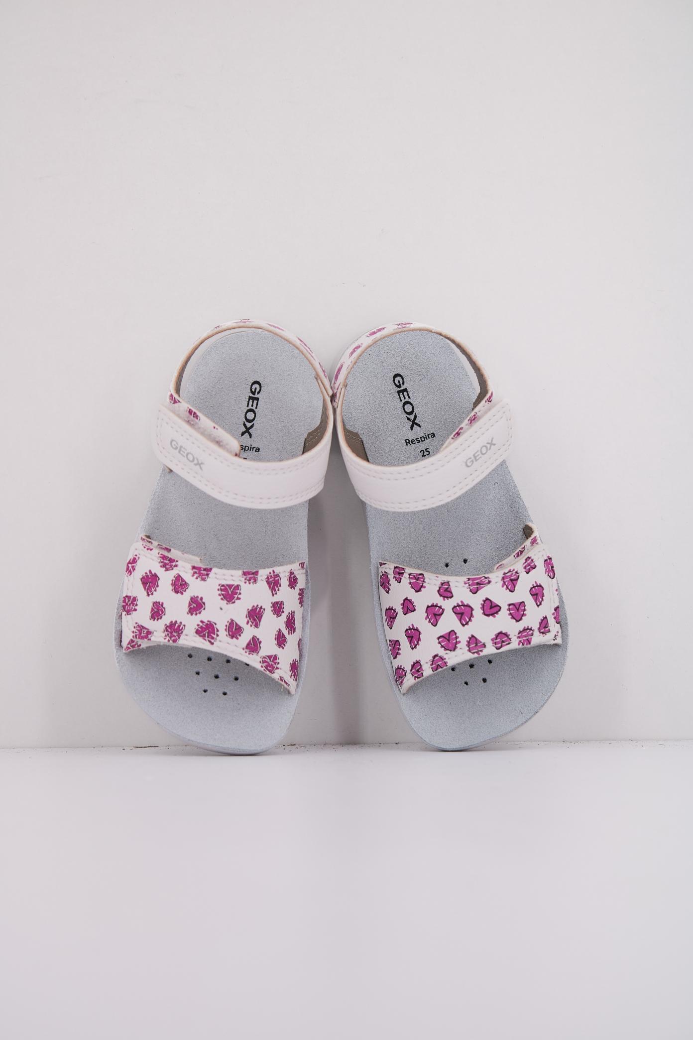 GEOX B SANDAL LIGHTFLOPPY en color BLANCO (3)