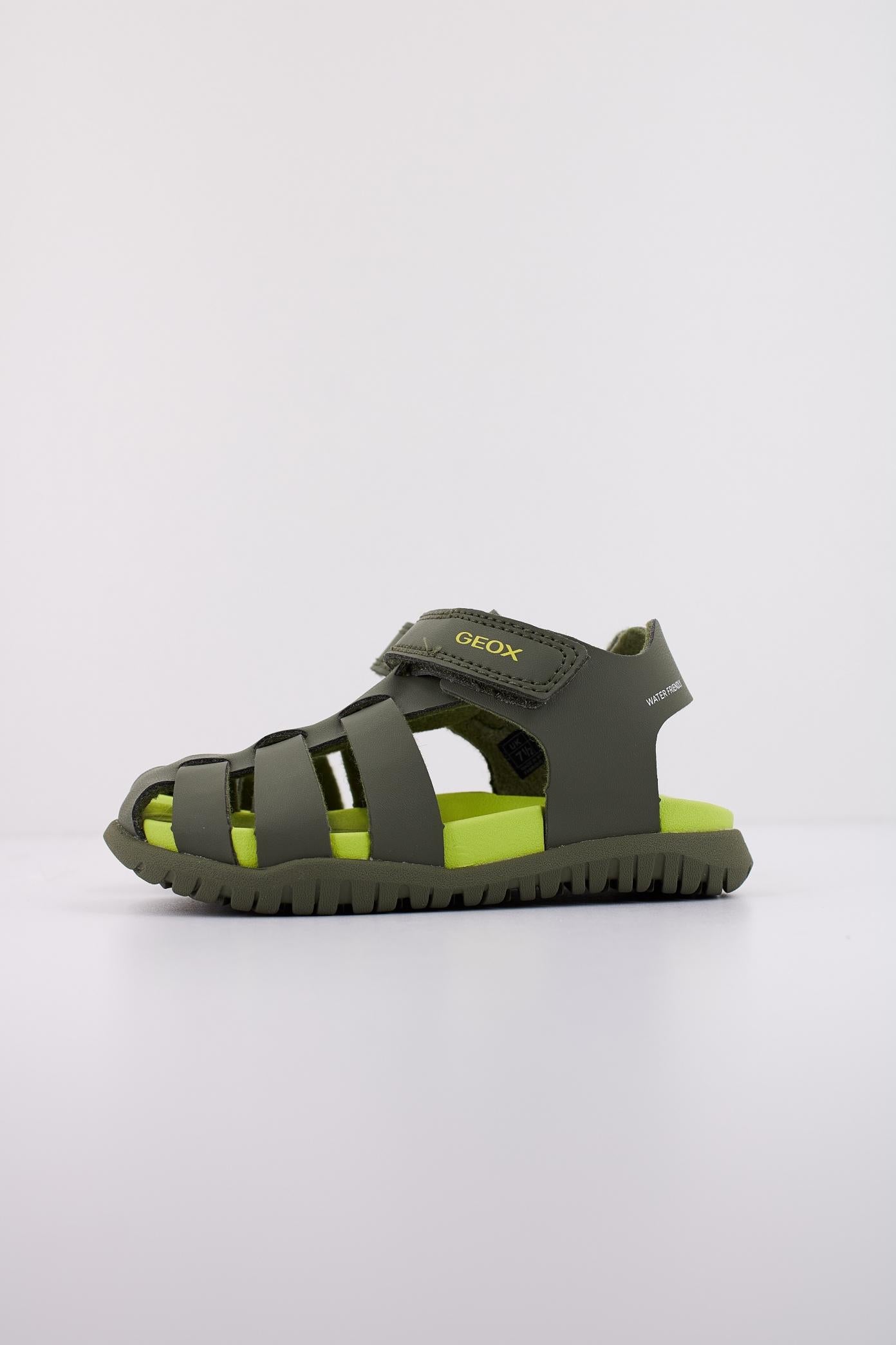 GEOX B SANDAL FUSBETTO BO en color VERDE (1)