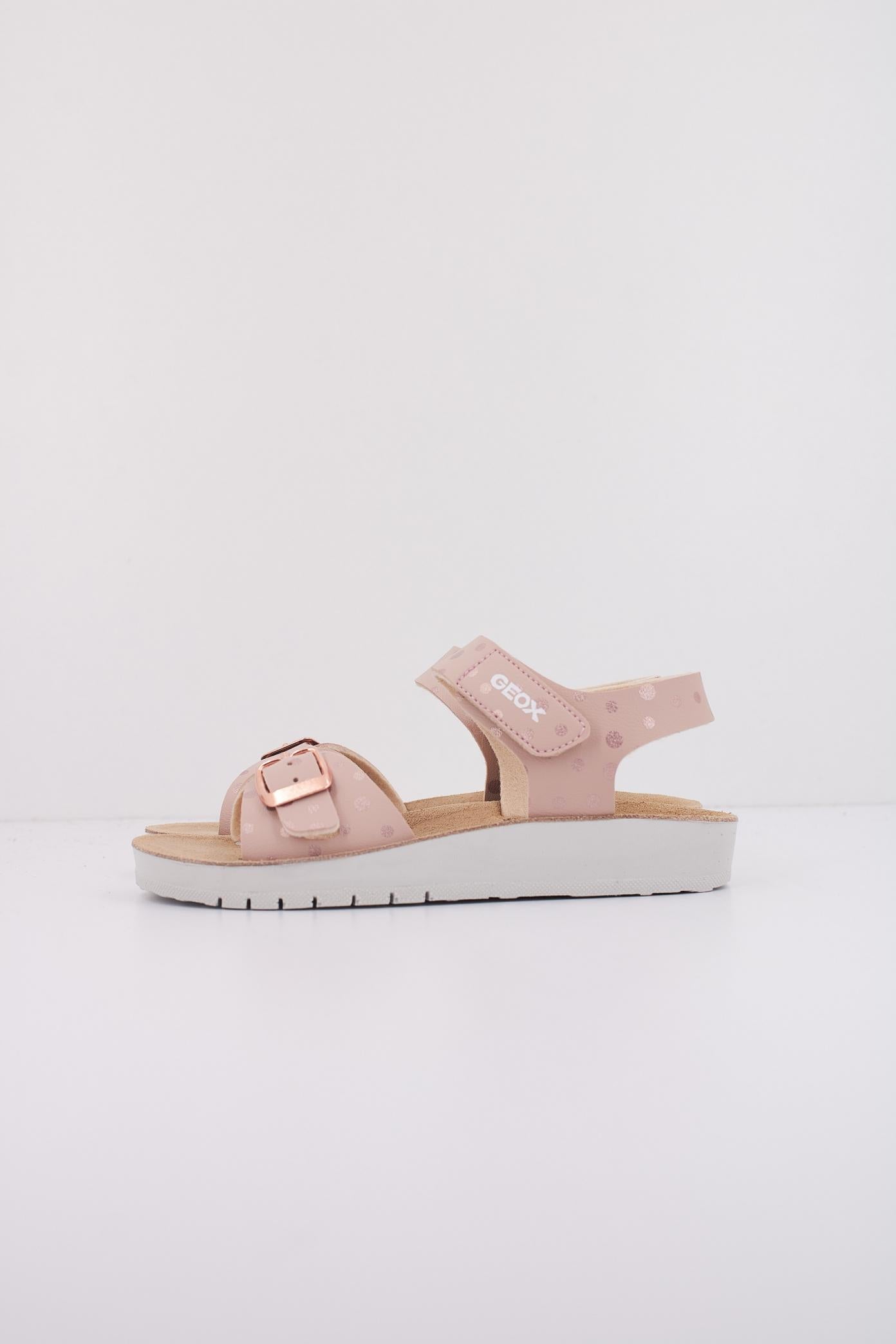 GEOX J SANDAL COSTAREI GI en color ROSA (1)