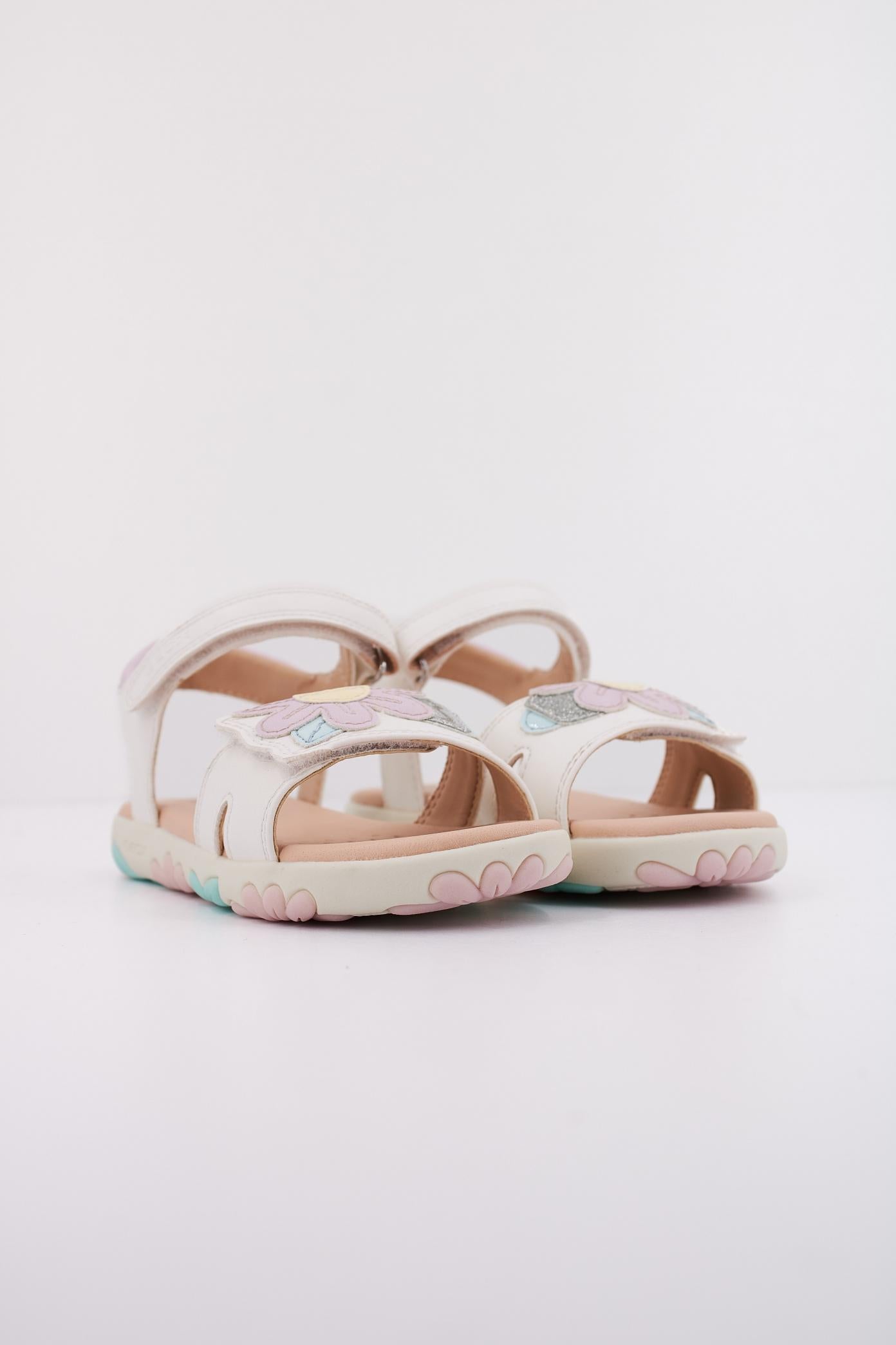 GEOX J SANDAL HAITI GIRL en color BLANCO (2)