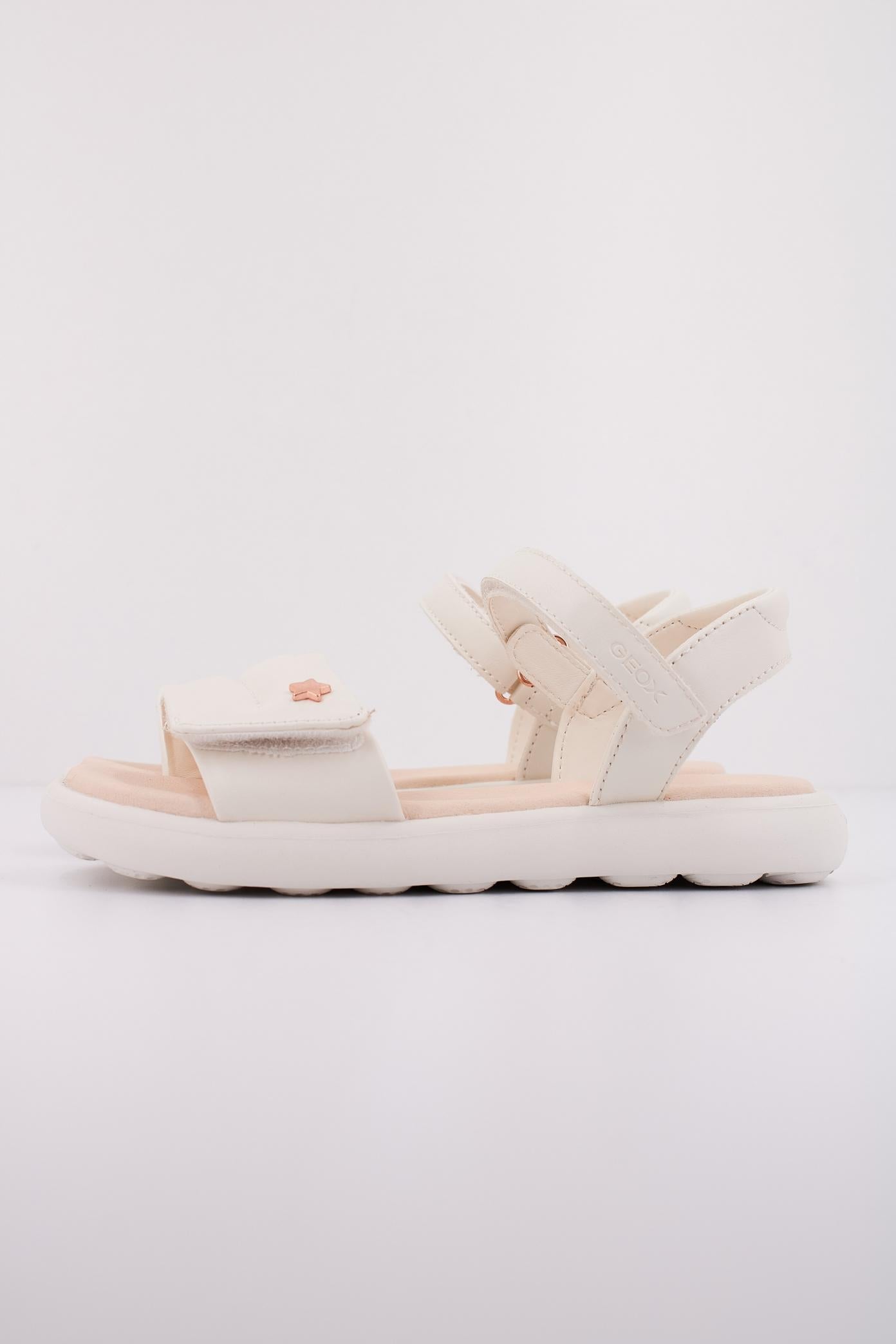 GEOX J SANDAL PUFFYPOP GI en color BEIS (1)