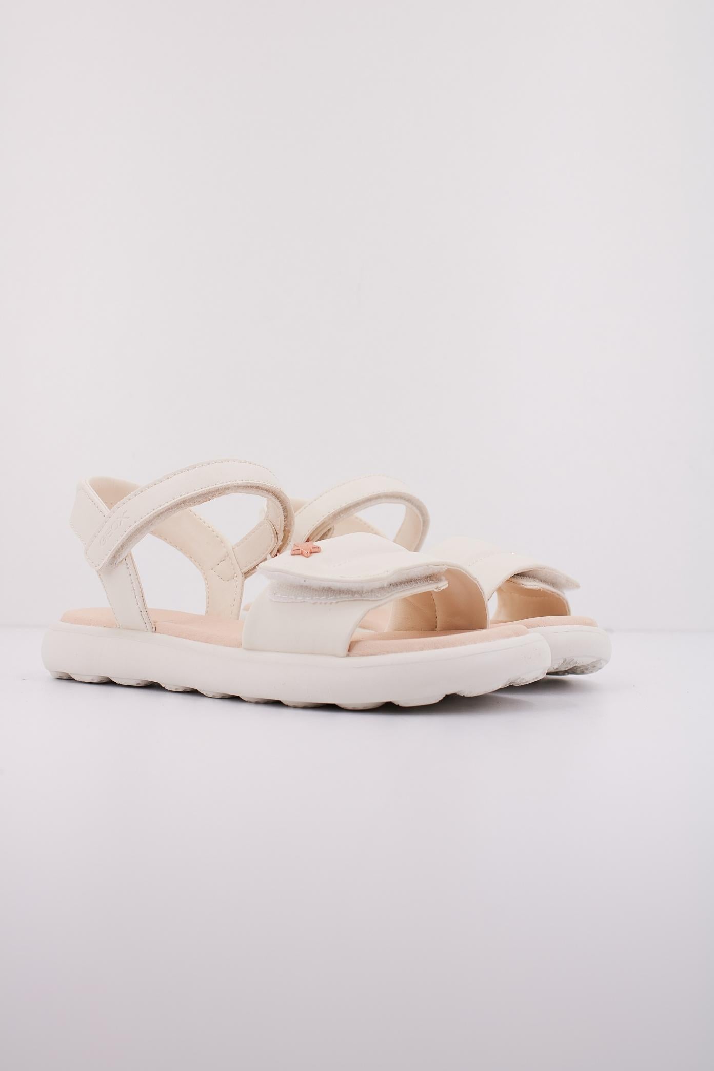 GEOX J SANDAL PUFFYPOP GI en color BEIS (2)