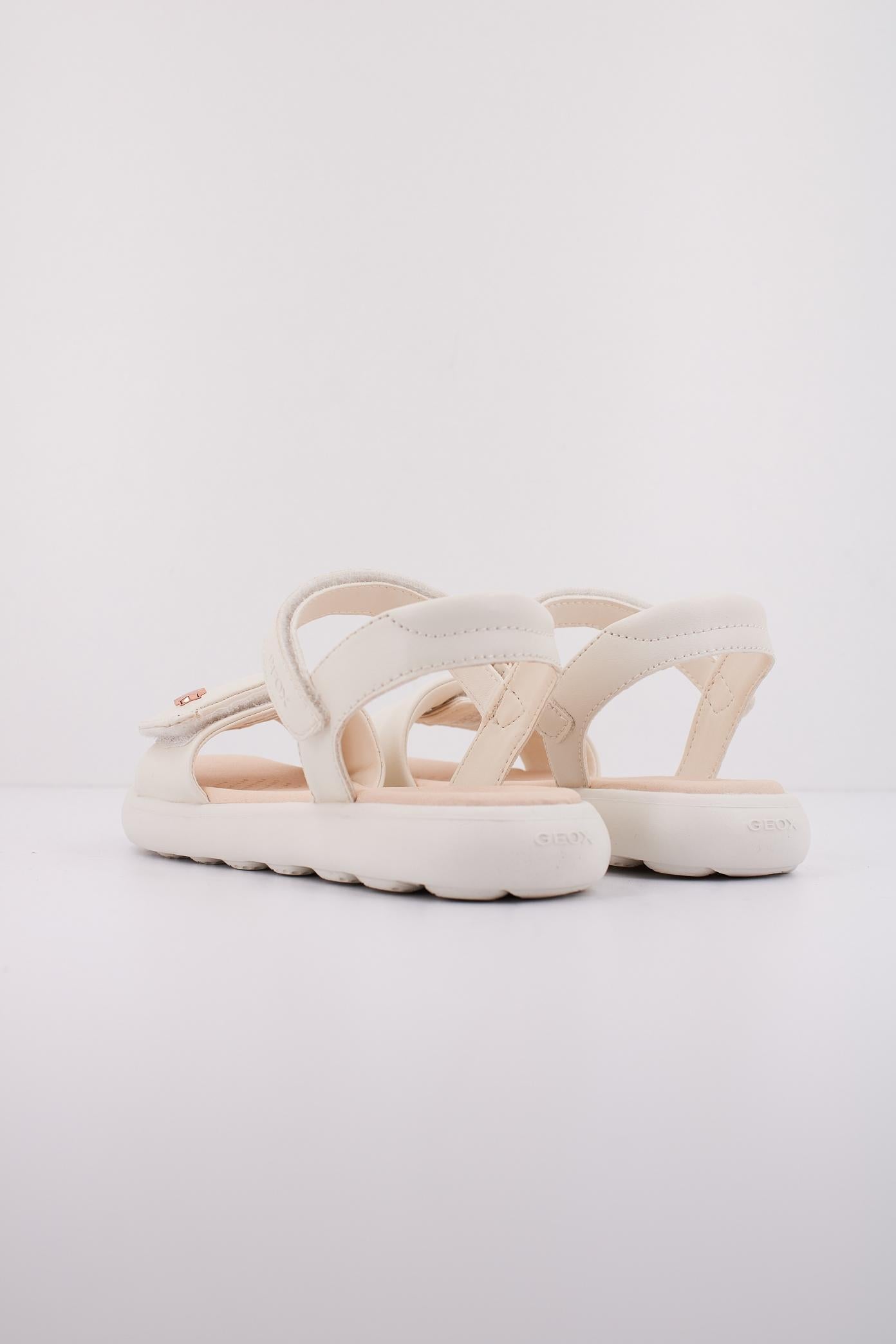 GEOX J SANDAL PUFFYPOP GI en color BEIS (4)