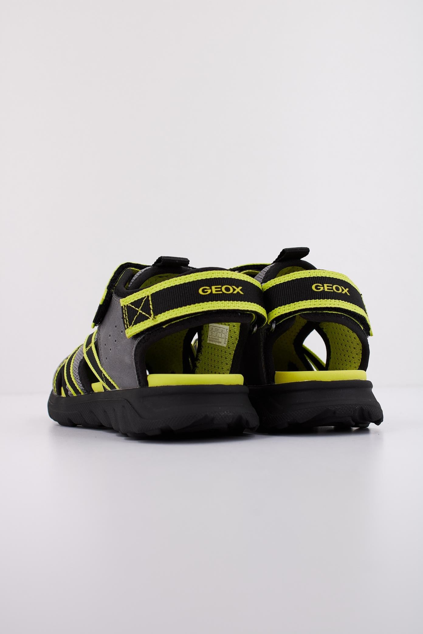 GEOX J SANDAL AIRADYUM BO en color GRIS (4)