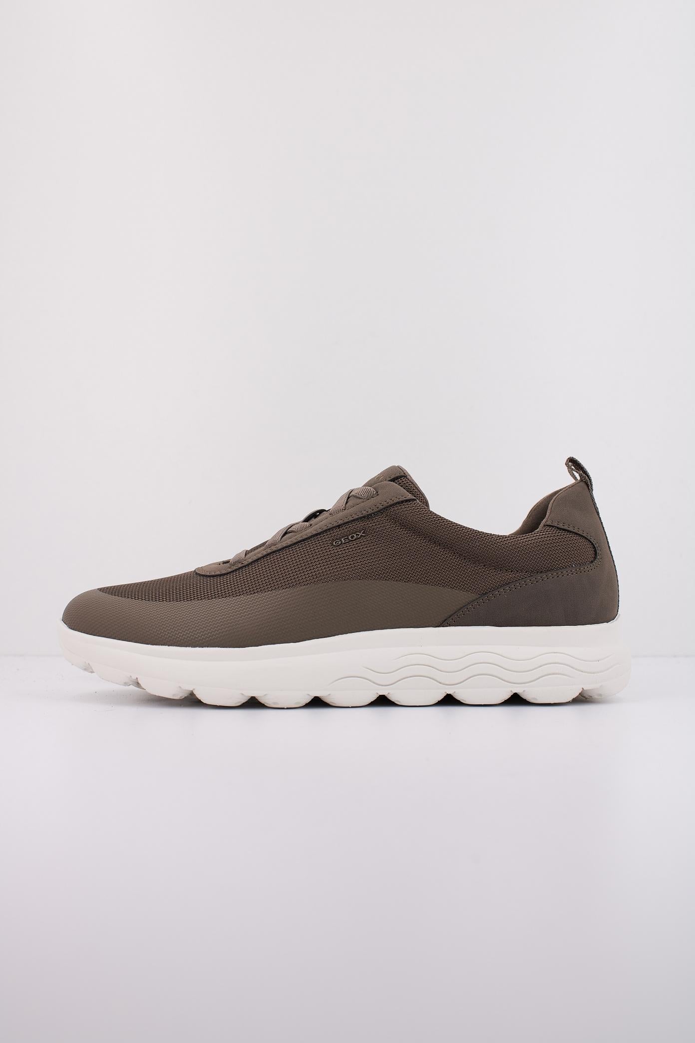 GEOX U SPHERICA en color MARRON (1)