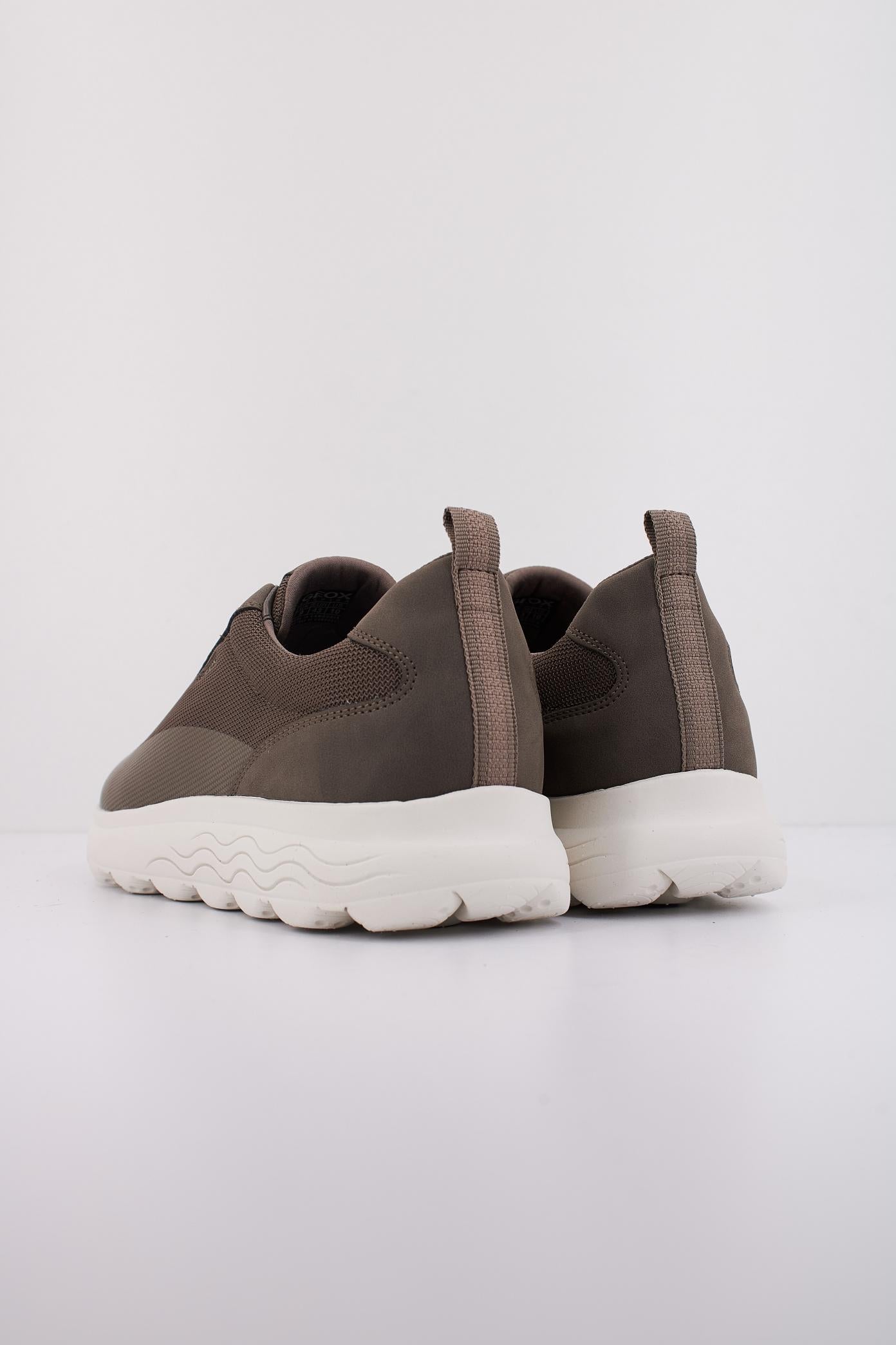 GEOX U SPHERICA en color MARRON (4)
