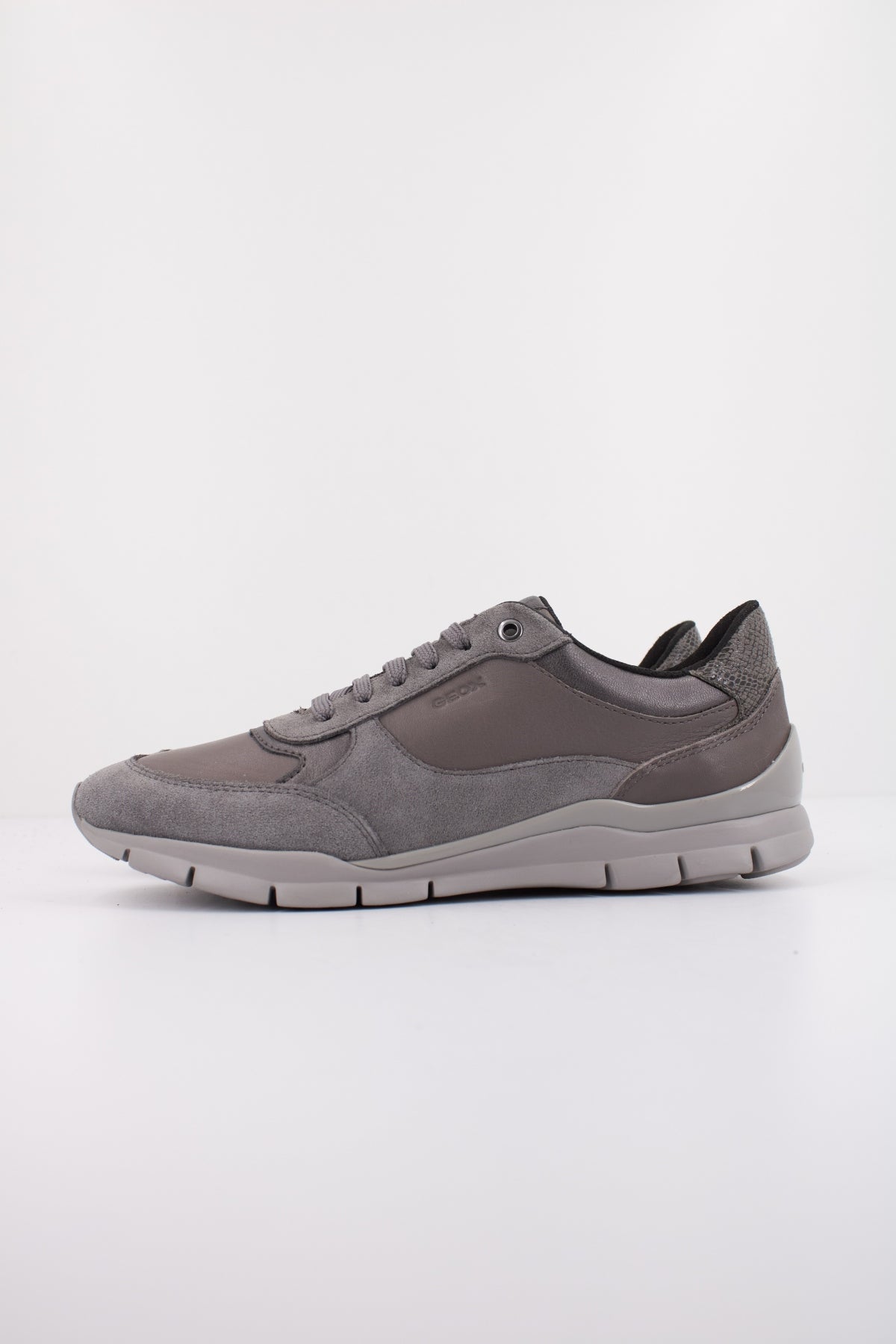 GEOX D SUKIE en color GRIS (1)