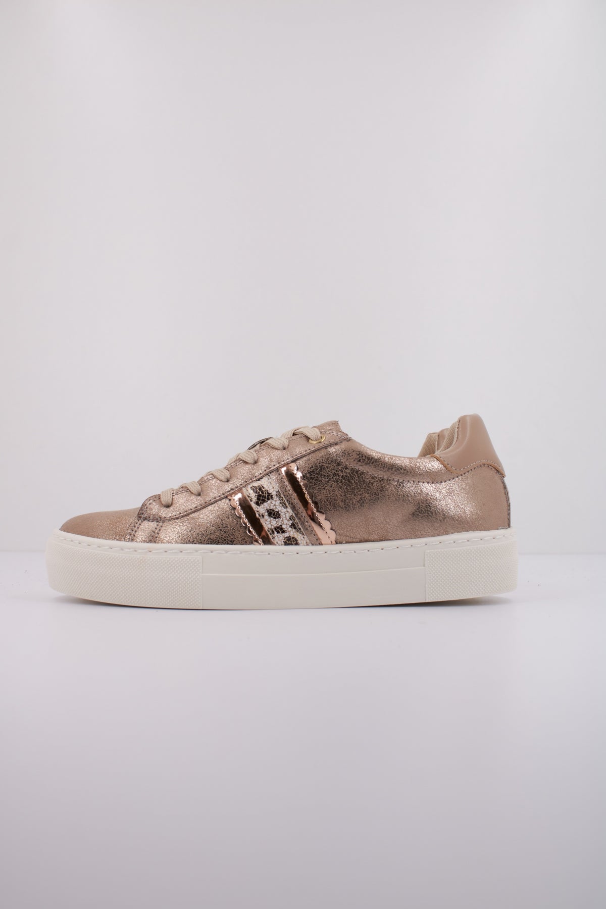 GEOX D CLAUDIN en color ORO (1)