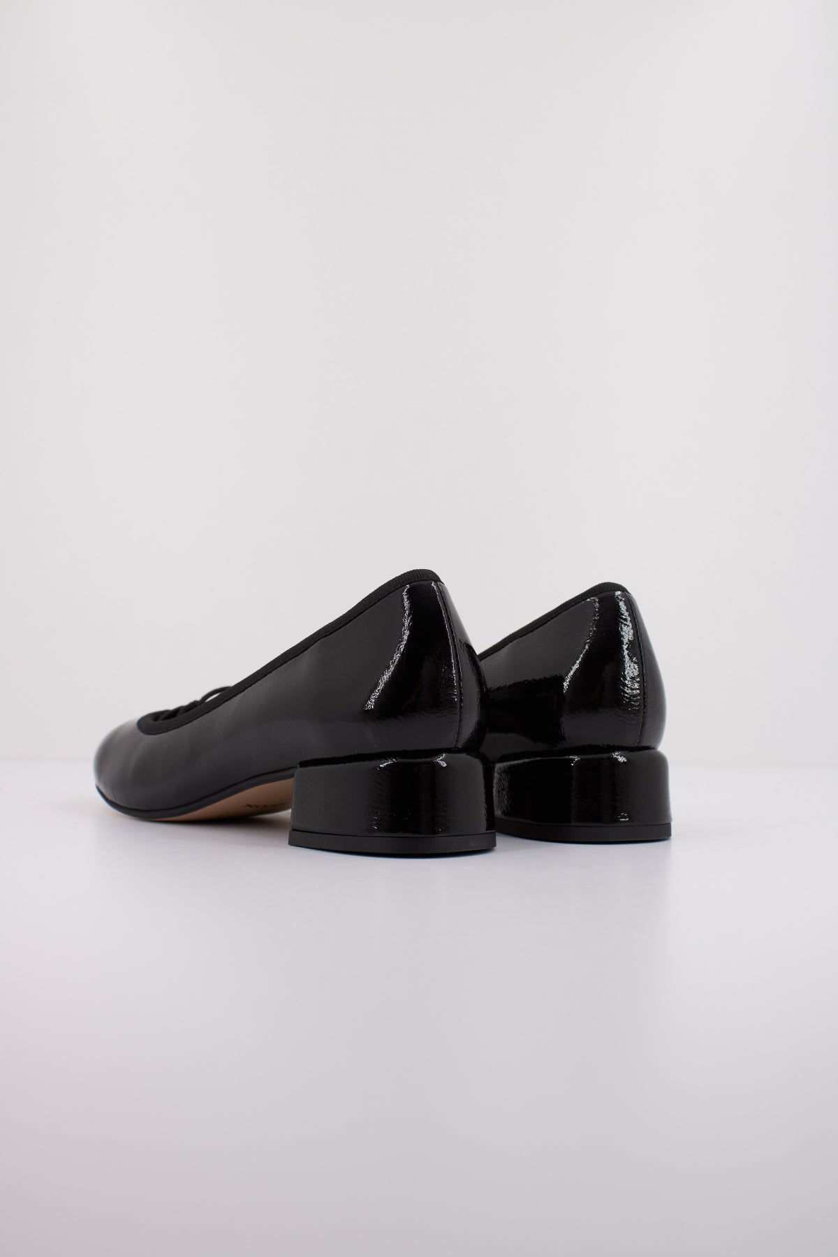 GEOX D FLORETIA en color NEGRO (4)