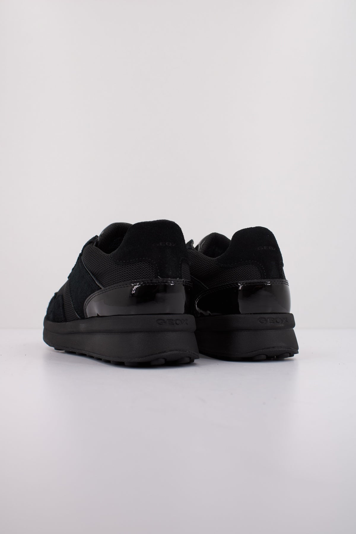 GEOX D RUNNTIX en color NEGRO (4)