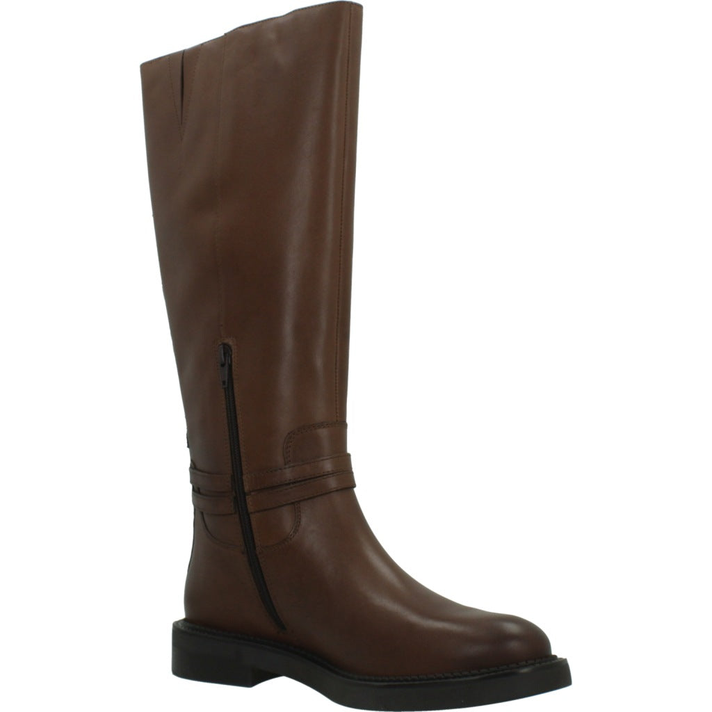 GEOX DWYA D SERILDA en color MARRON CLARO (5)