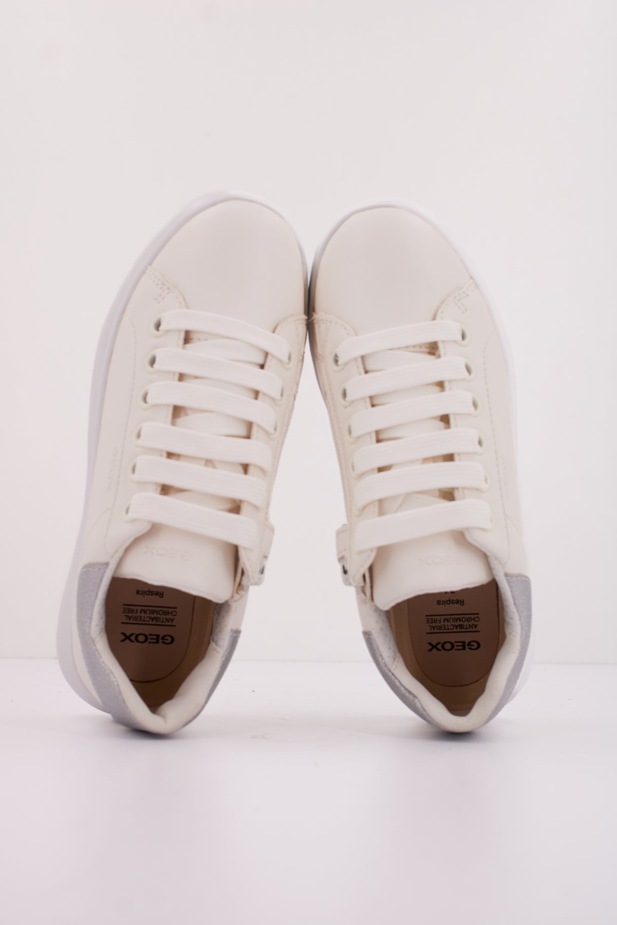 GEOX J PUFFYPOP GIRL en color BLANCO (3)