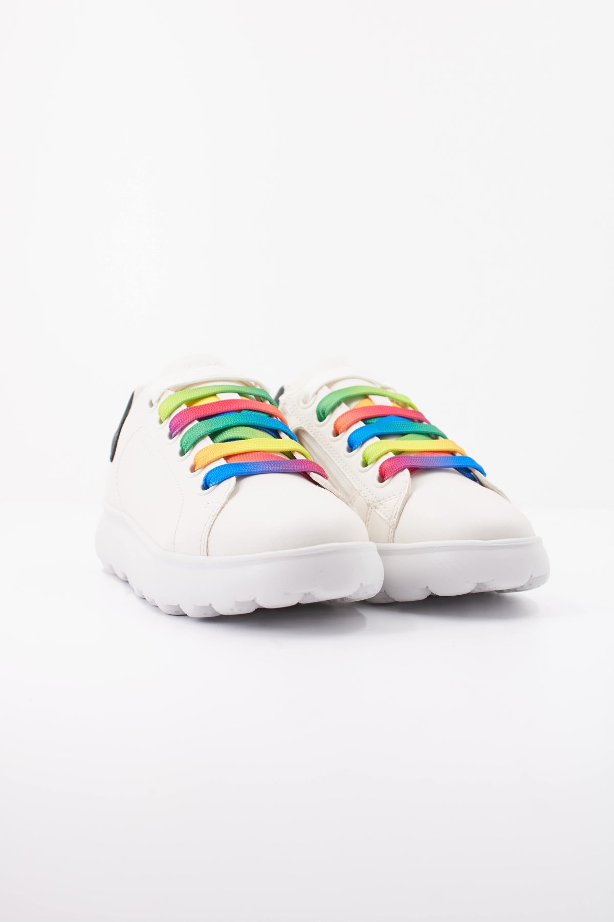 GEOX J PUFFYPOP GIRL en color BLANCO (2)