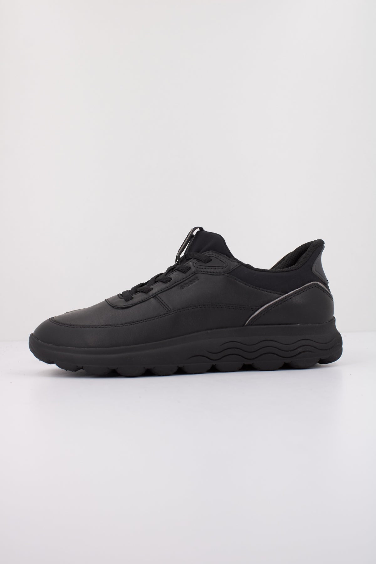 GEOX D SPHERICA PLUS en color NEGRO (1)