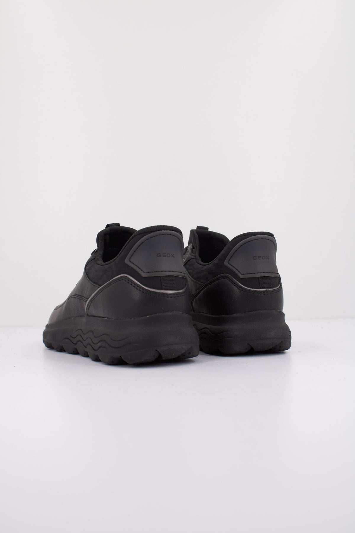 GEOX D SPHERICA PLUS en color NEGRO (4)