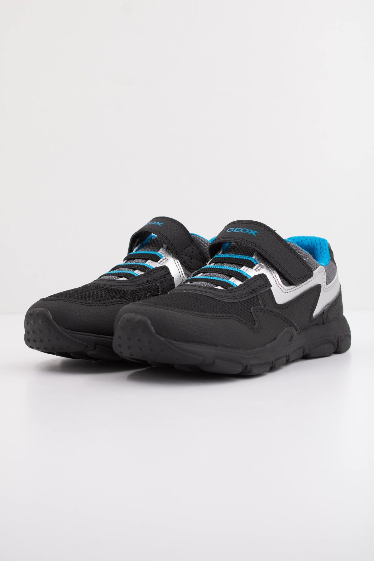 GEOX J NEW TORQUE BOY en color NEGRO (2)