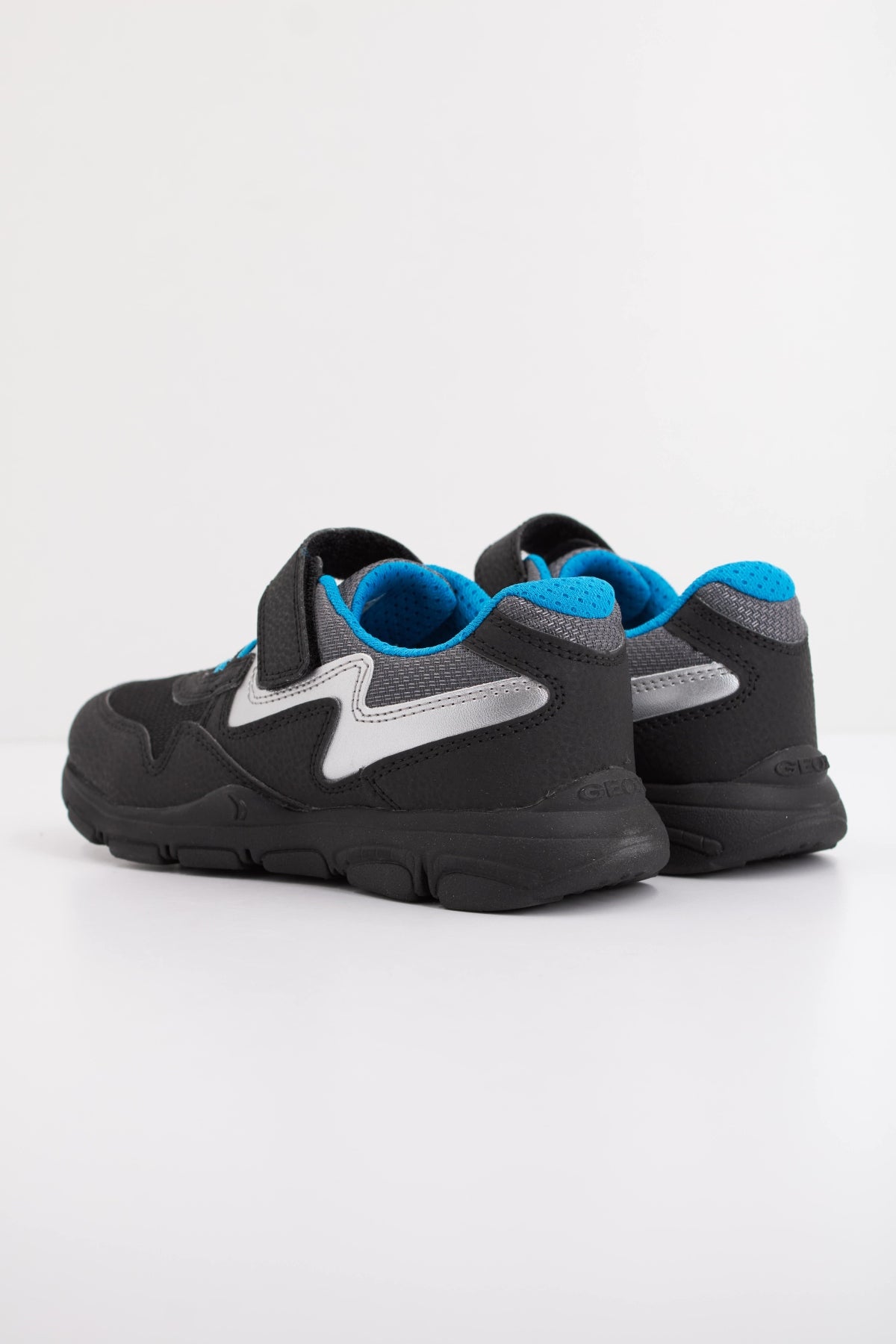 GEOX J NEW TORQUE BOY en color NEGRO (4)
