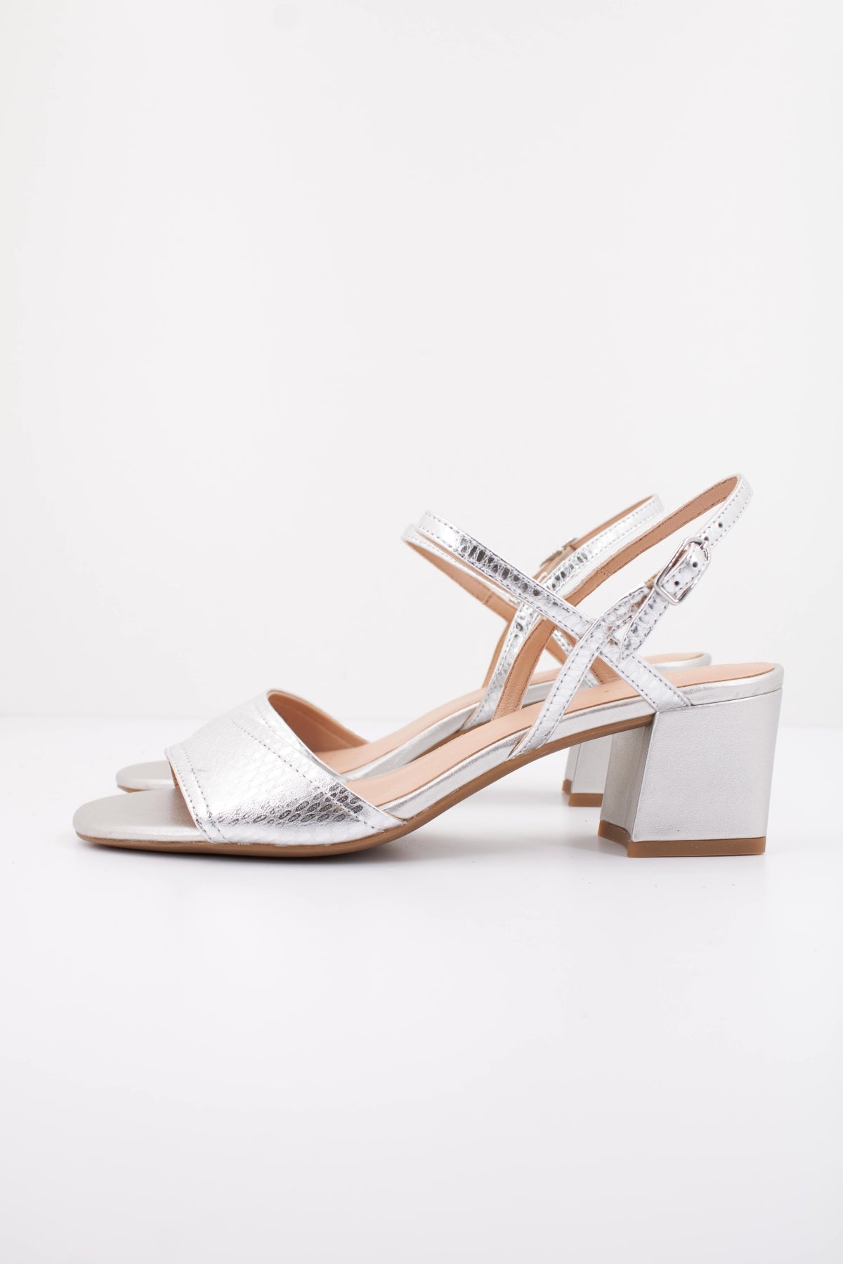 GEOX D NEW ERAKLIA en color PLATA (1)