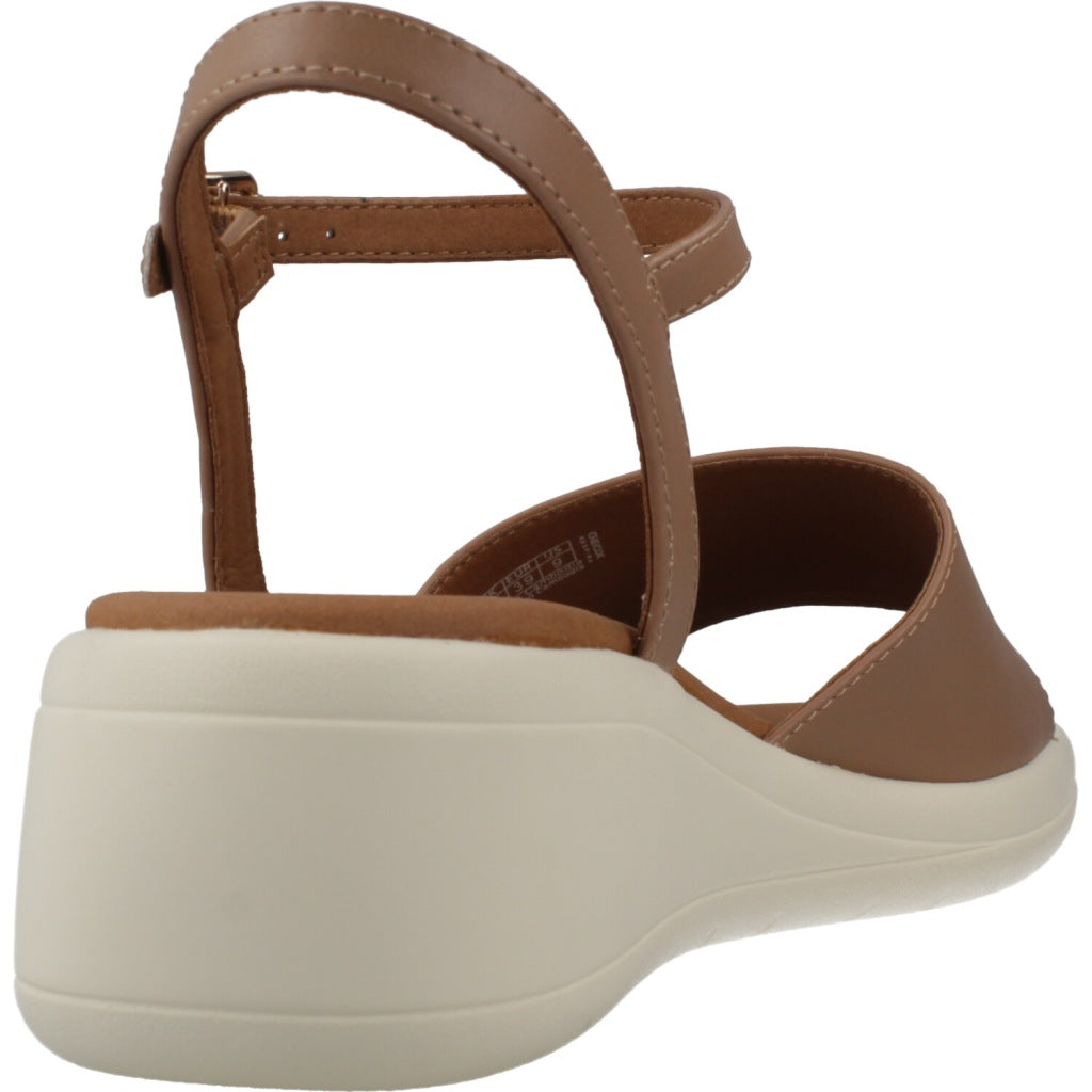 GEOX D MELICONIA en color MARRON (3)