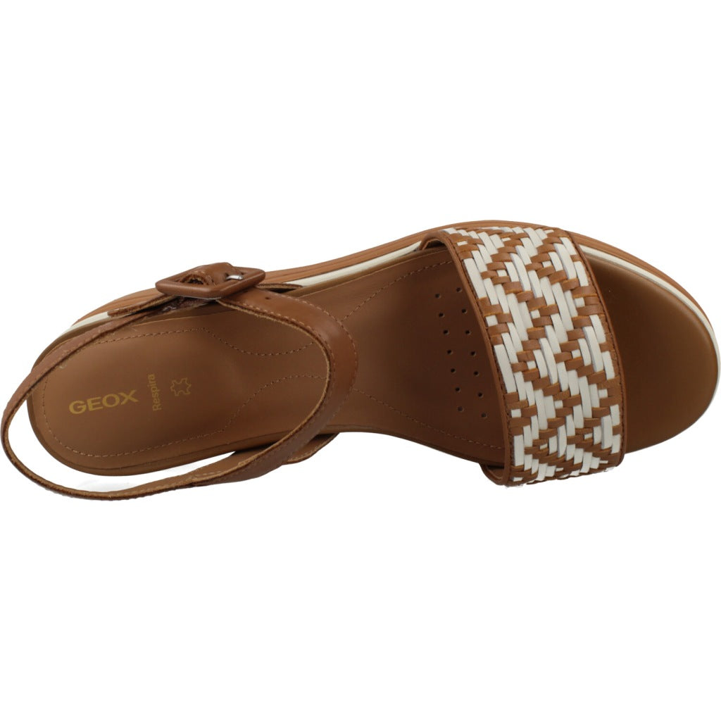 GEOX D GARDENIA en color MARRON (7)