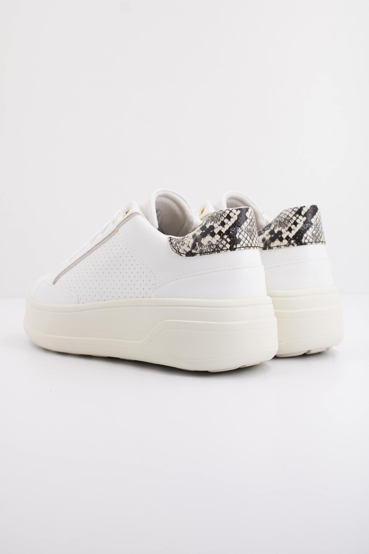 GEOX D SPHERICA ECUB- en color BLANCO (4)