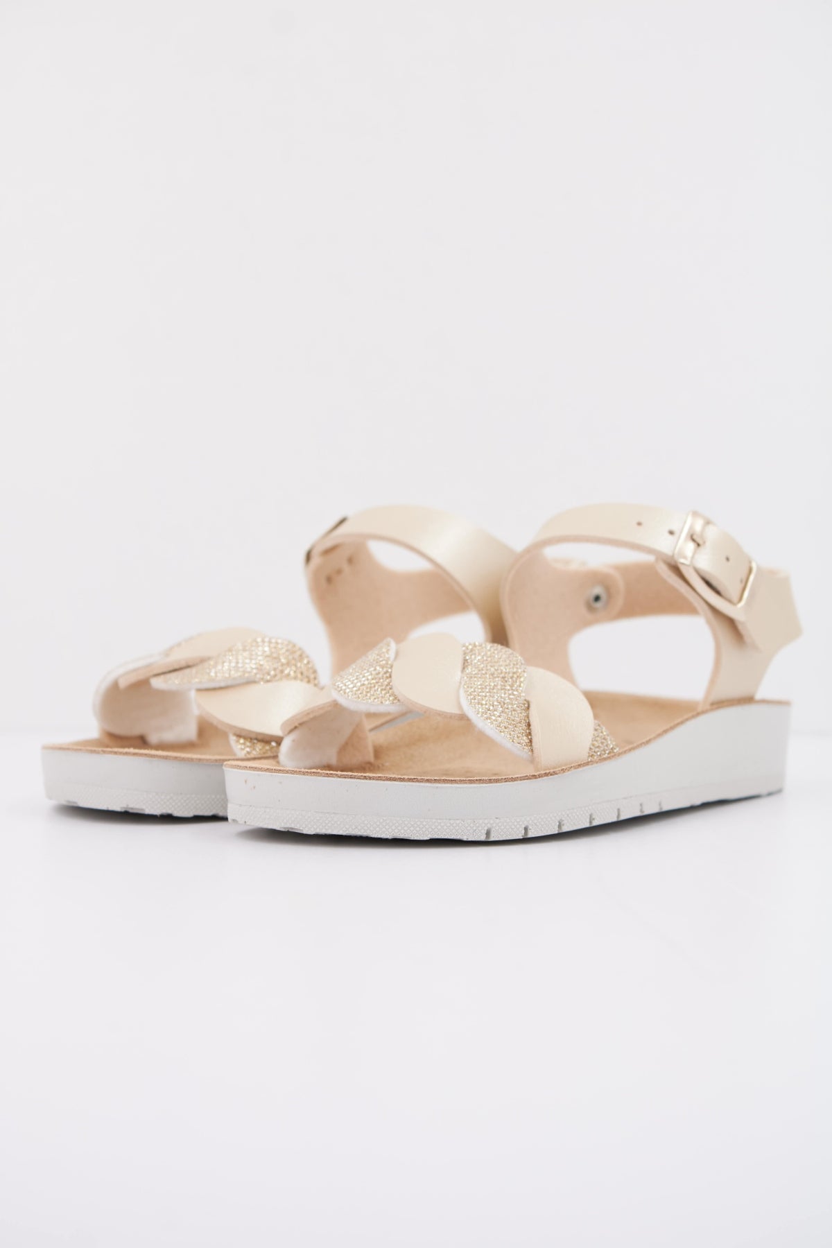 GEOX J SANDAL COSTAREI en color ORO (2)