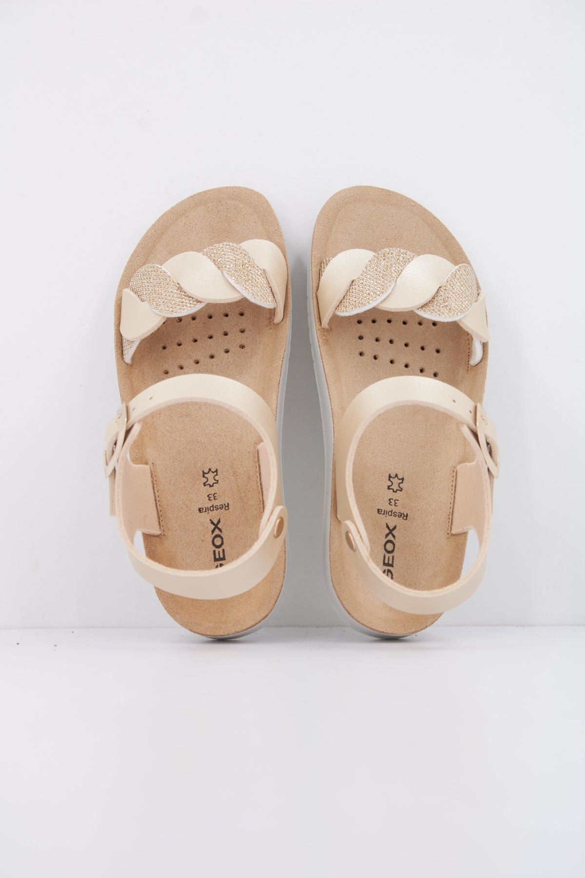GEOX J SANDAL COSTAREI en color ORO (3)