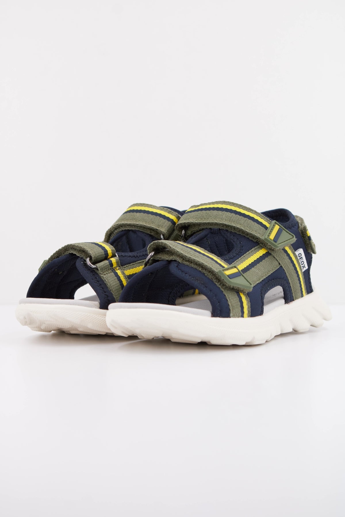 GEOX J SANDAL AIRADYUM BO en color VERDE (2)