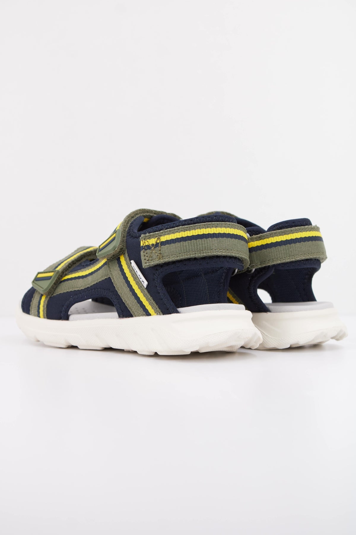 GEOX J SANDAL AIRADYUM BO en color VERDE (4)
