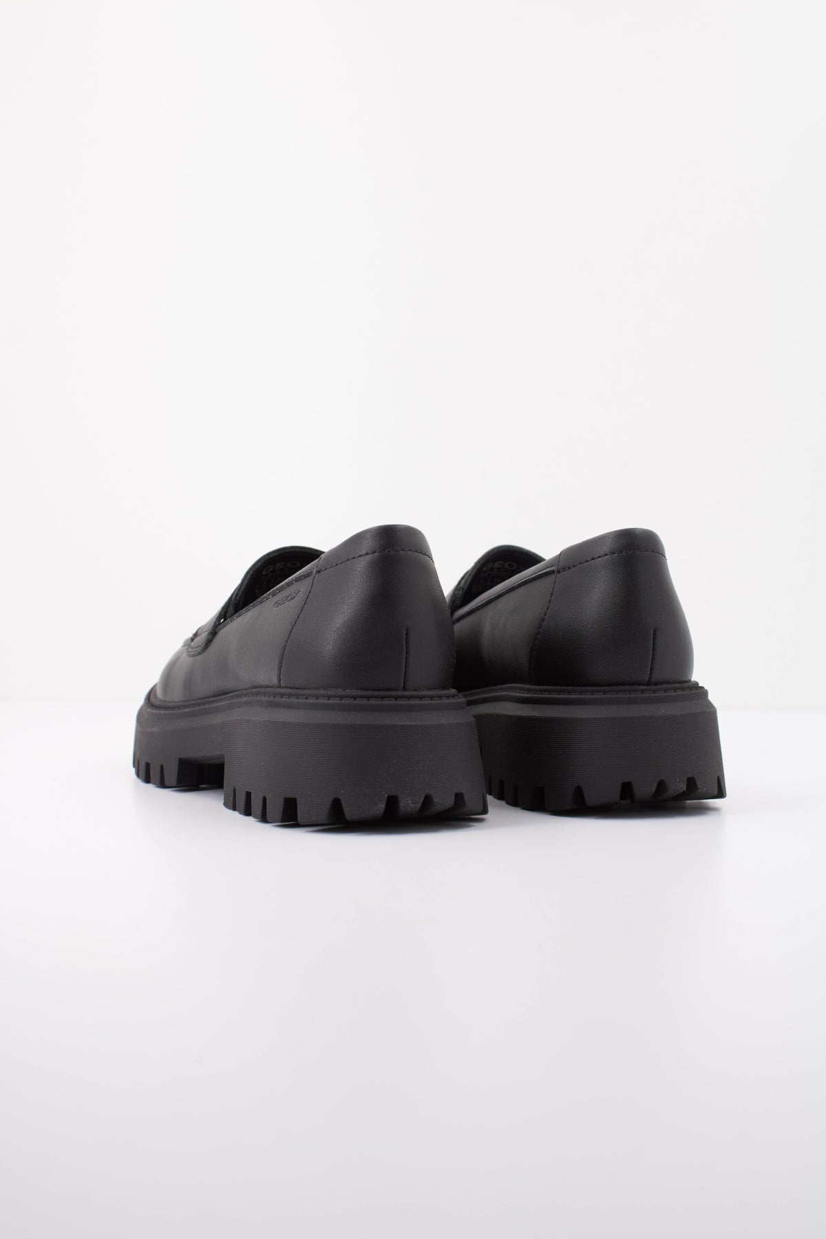 GEOX J MAQUINNENS GIRL en color NEGRO (4)