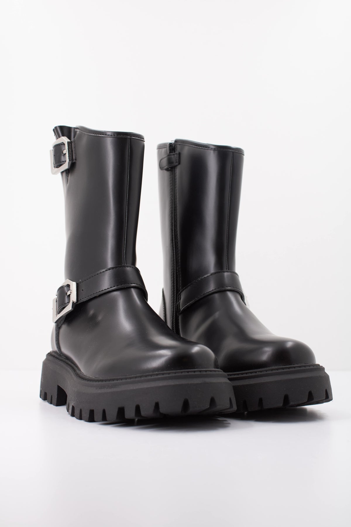GEOX J MAQUINNENS GIRL en color NEGRO (2)