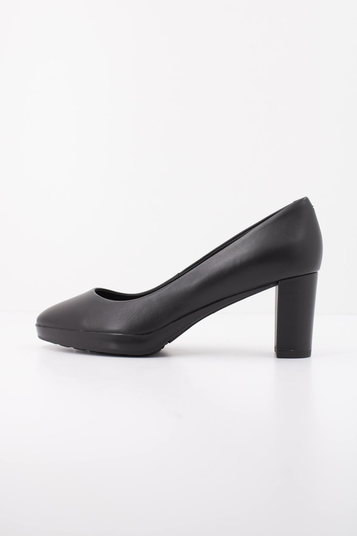 GEOX DTED Y en color NEGRO (1)