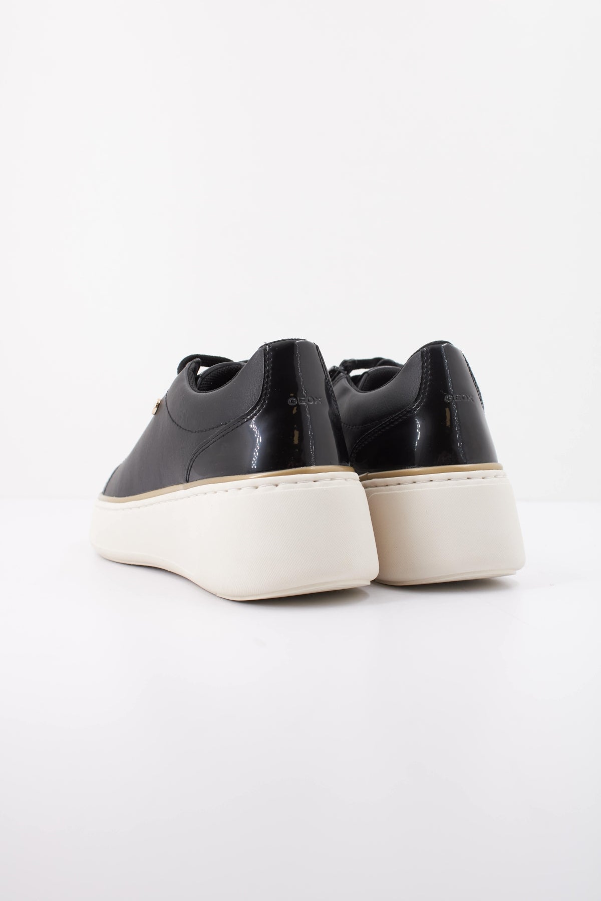 GEOX DYHA en color NEGRO (4)