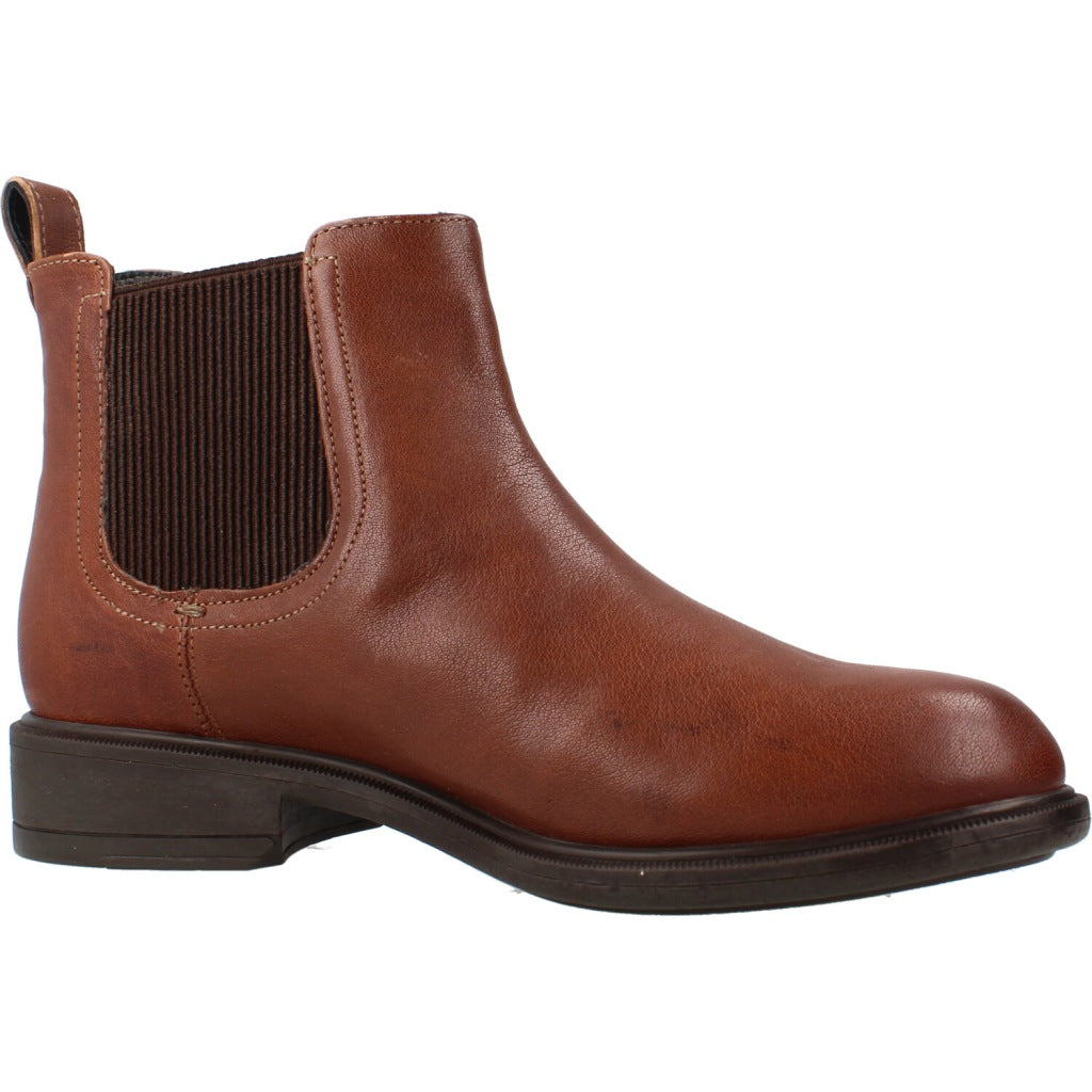 GEOX DLQA en color MARRON (5)