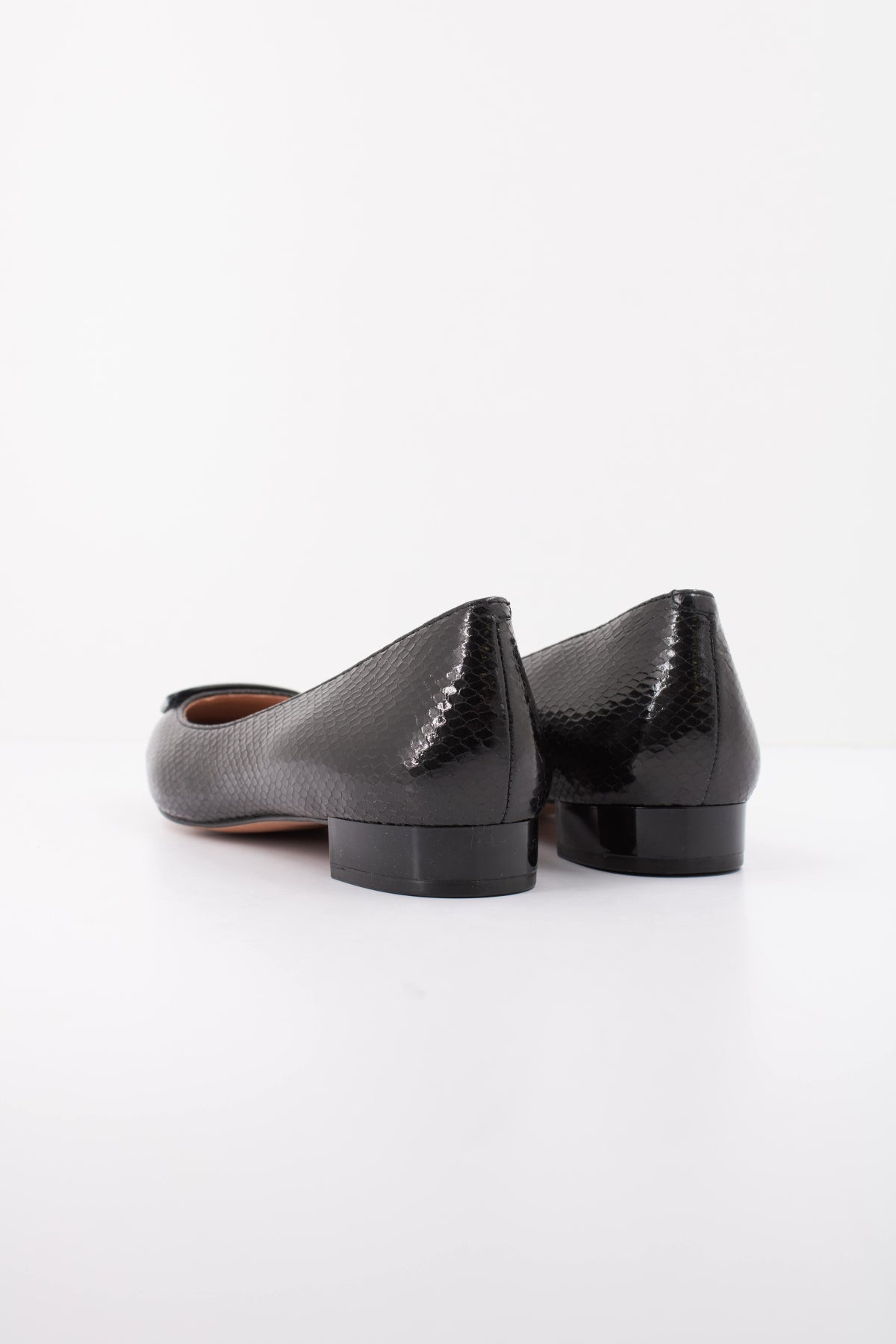 GEOX DYYF en color NEGRO (4)
