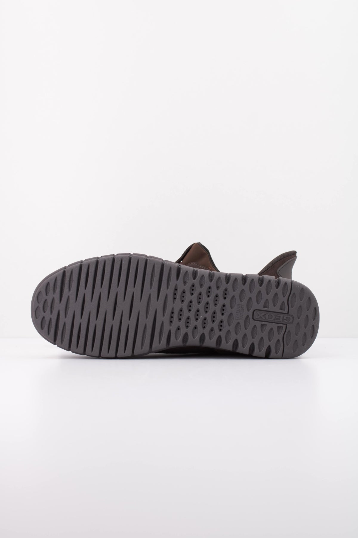 GEOX UMAA U FLEXTRIDE PLUS en color MARRON (5)