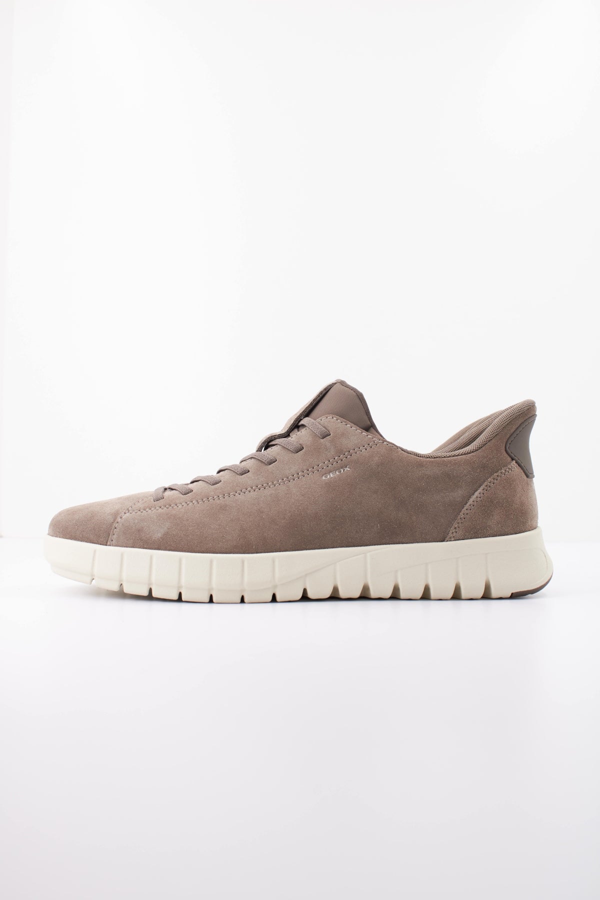GEOX UMAA en color GRIS (1)