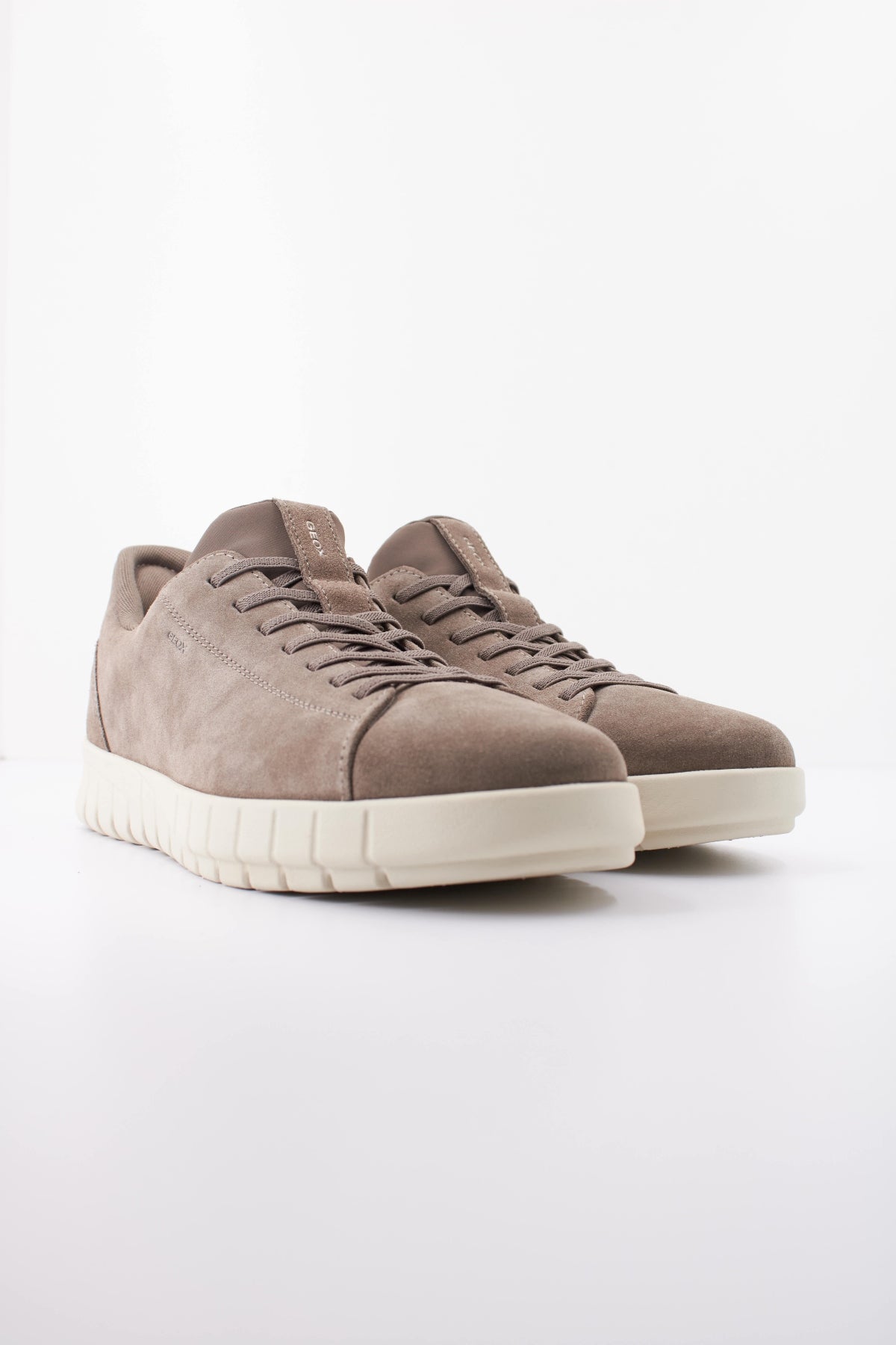 GEOX UMAA en color GRIS (2)