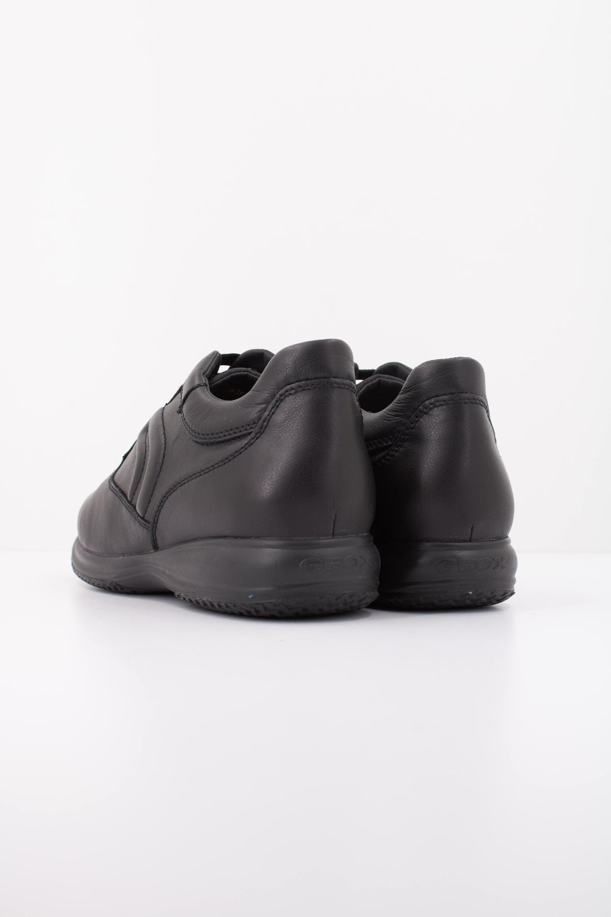 GEOX UH en color NEGRO (4)