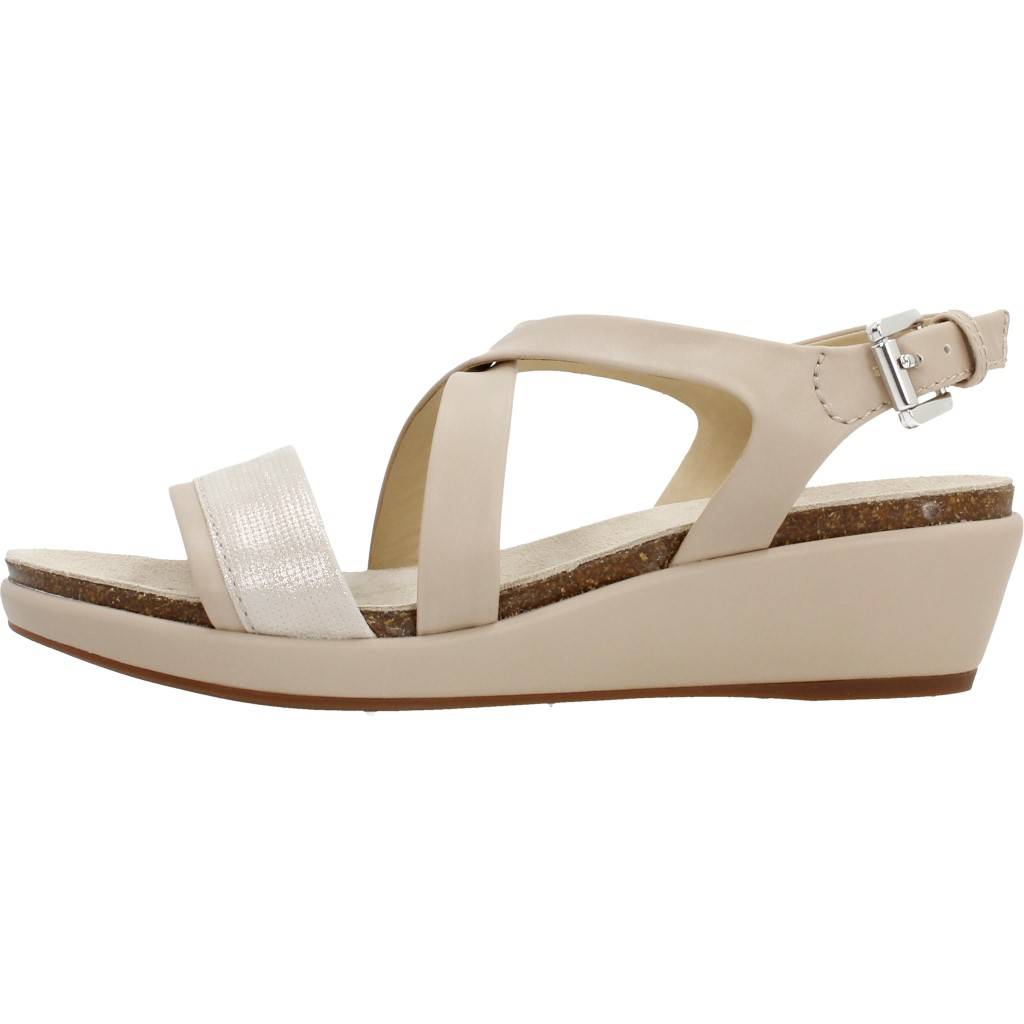 GEOX D ABBIE en color MARRON CLARO (2)