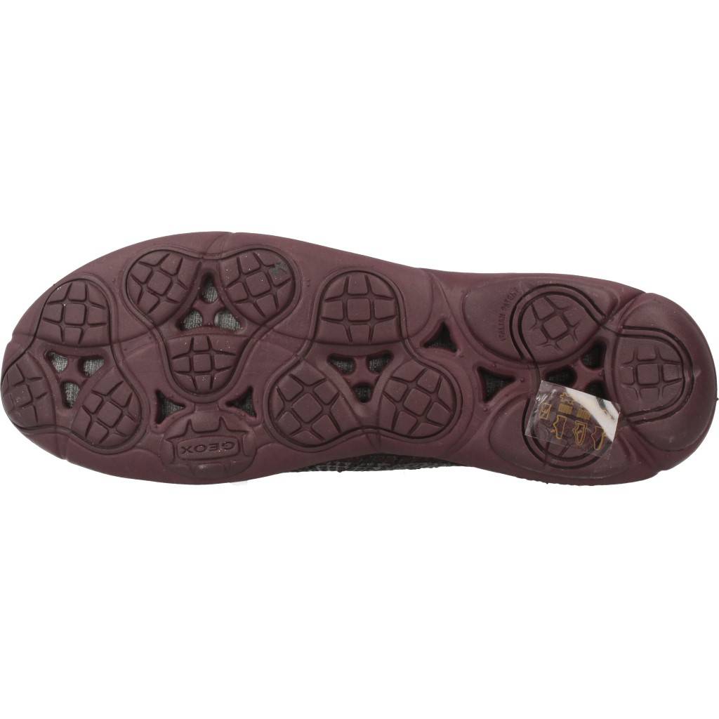 GEOX D NEBULA en color BURDEOS (7)