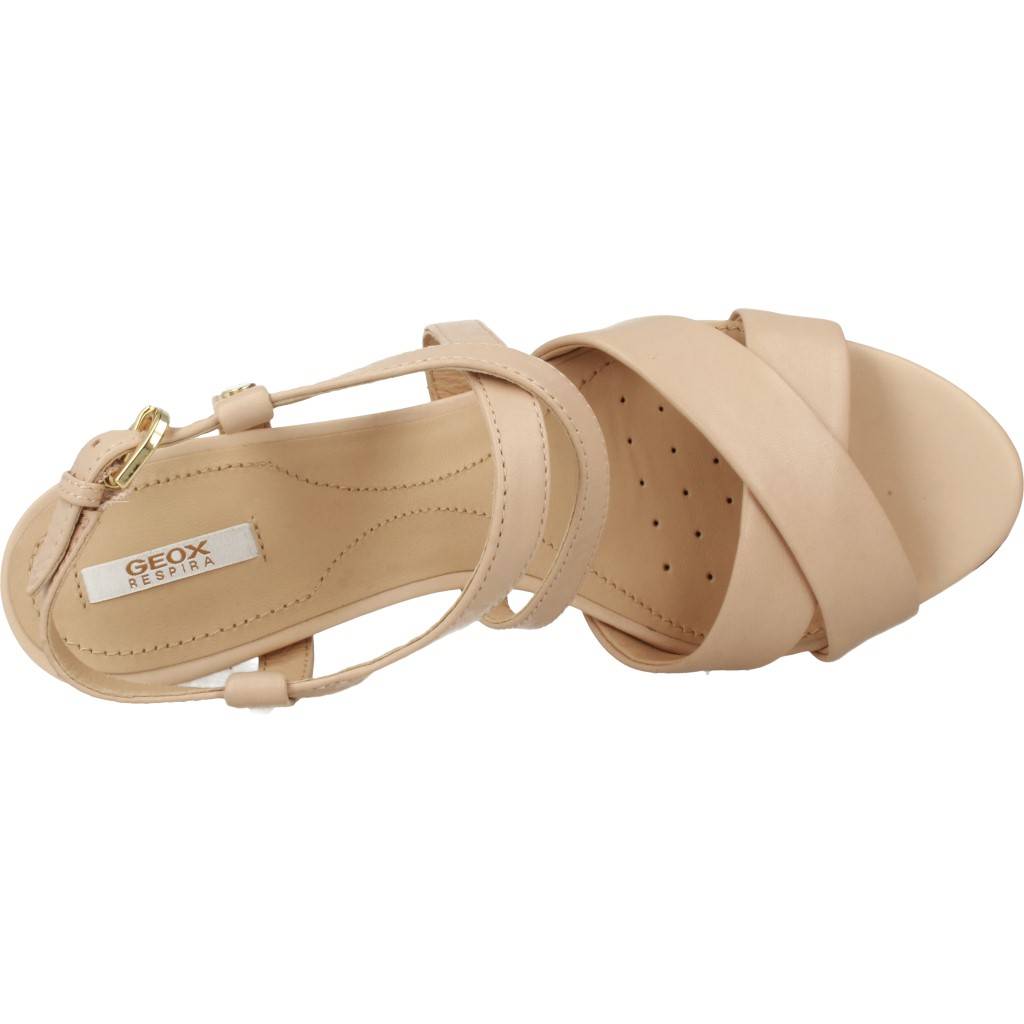 GEOX D NESA en color MARRON CLARO (8)