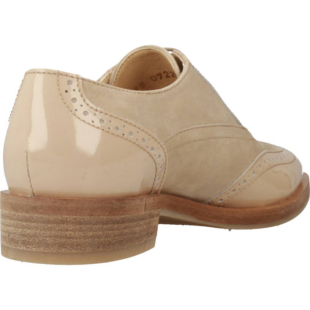GEOX DONNA BROGUE en color MARRON CLARO (3)