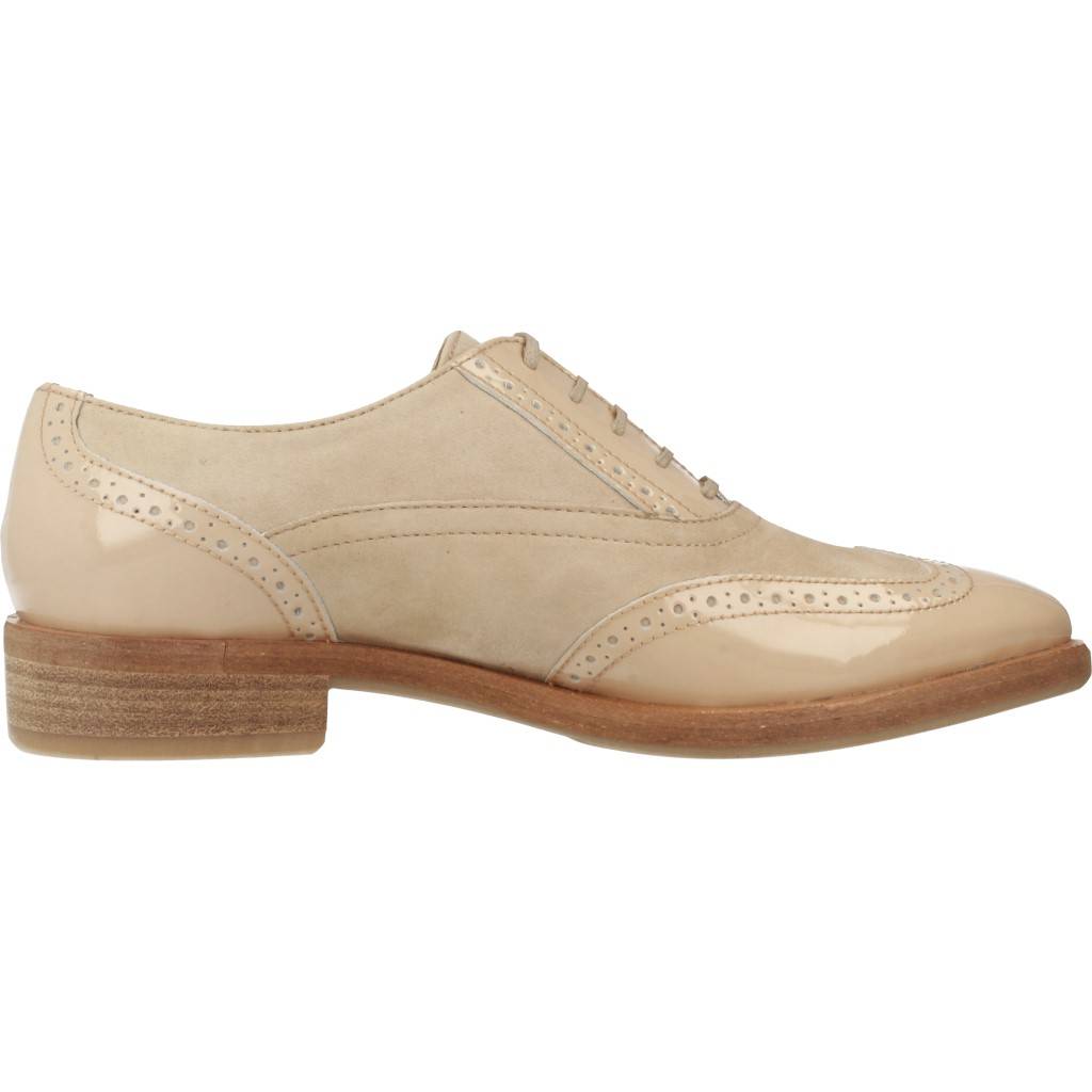 GEOX DONNA BROGUE en color MARRON CLARO (4)
