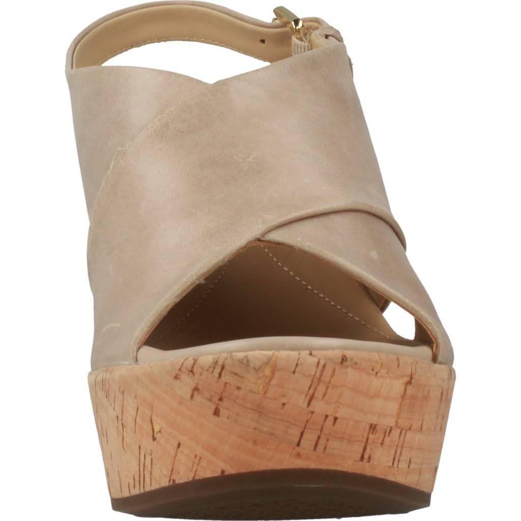 GEOX D ZAFERLY en color MARRON CLARO (6)