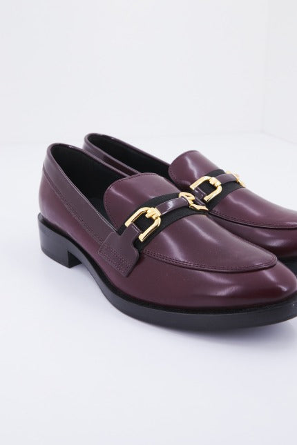 GEOX DONNA BROGUE en color BURDEOS (1)