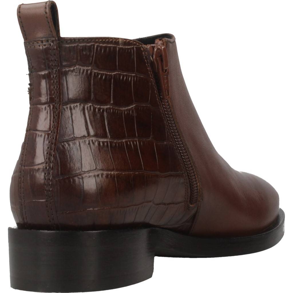 GEOX DONNA BROGUE F en color MARRON (3)
