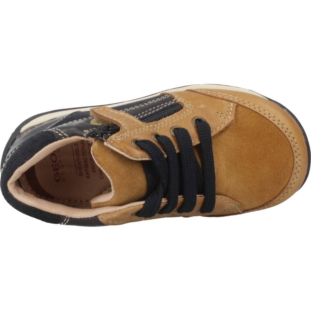 GEOX B EACH BOY en color MARRON CLARO (8)