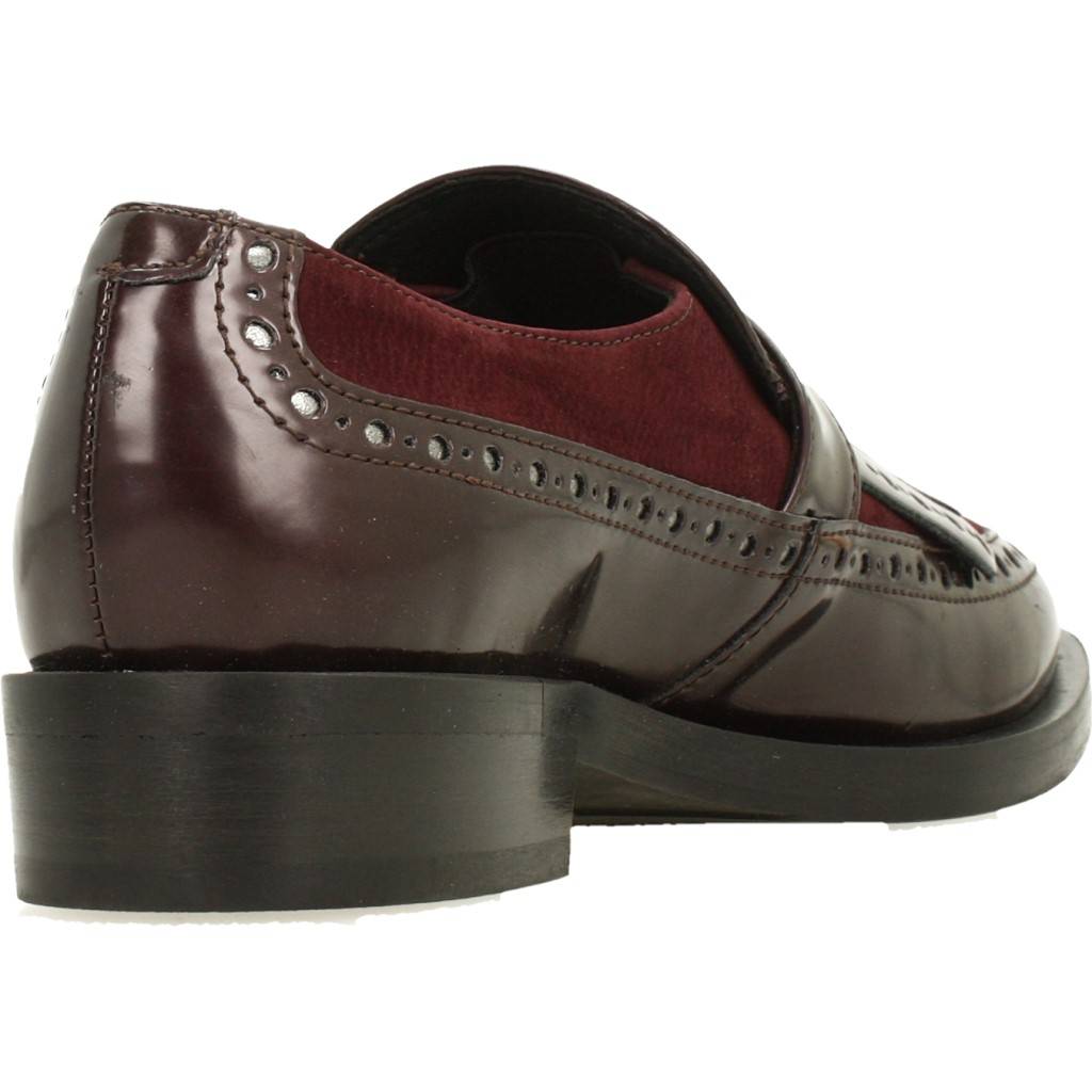 GEOX DONNA BROGUE en color BURDEOS (3)