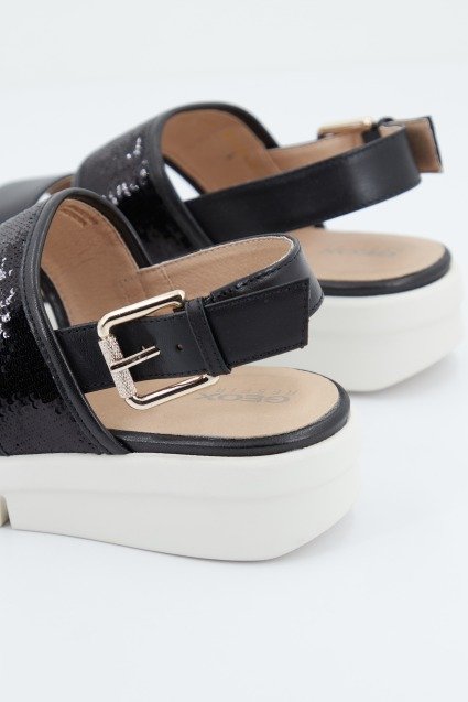 GEOX D WIMBLEY SANDAL en color NEGRO (3)
